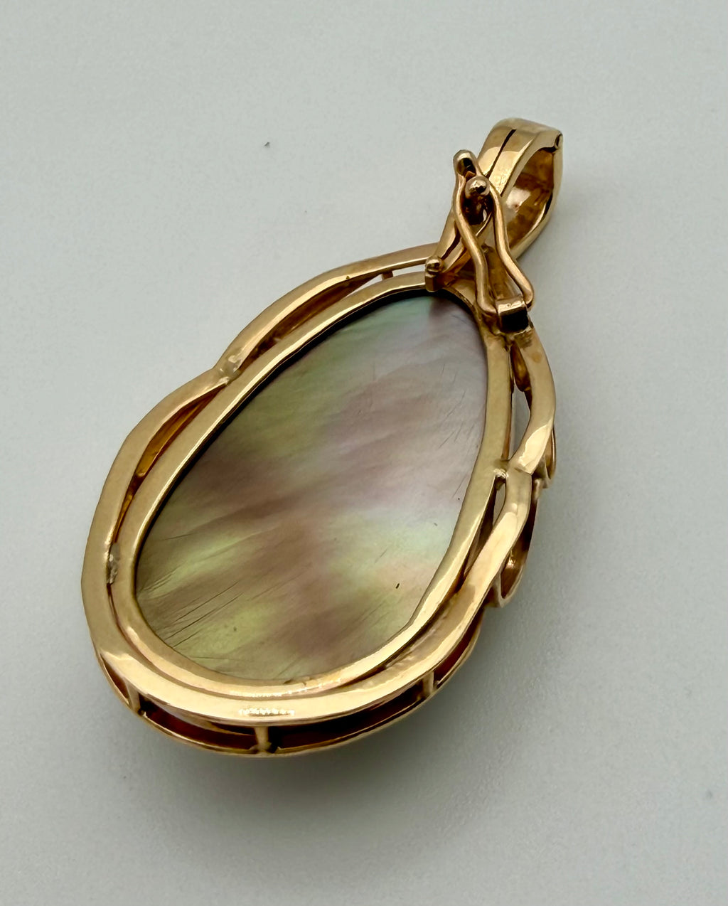 14 KT Gold Pendant with Diamonds & Mabe Pearl