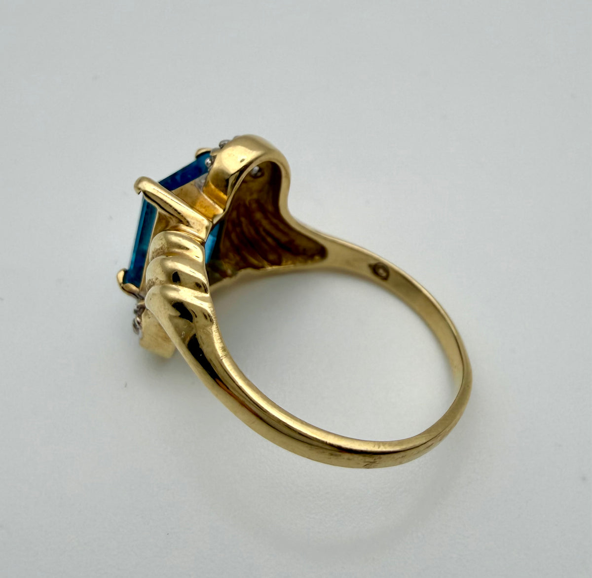 14 KT Gold Topaz & Diamond Ring