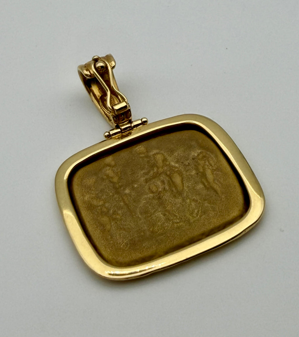 18 KT Gold Pendant with “People Scene”