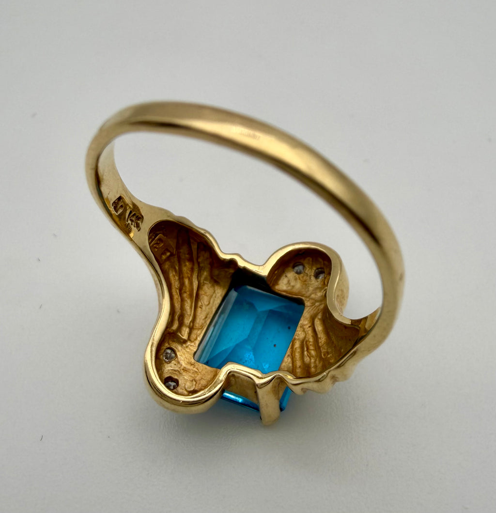 14 KT Gold Topaz & Diamond Ring