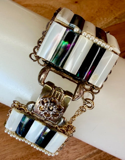 Black / White color Jewelry Necklaces + Bracelet Lot