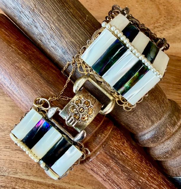 Black / White color Jewelry Necklaces + Bracelet Lot