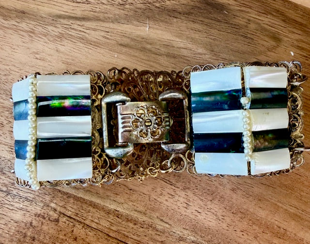 Black / White color Jewelry Necklaces + Bracelet Lot